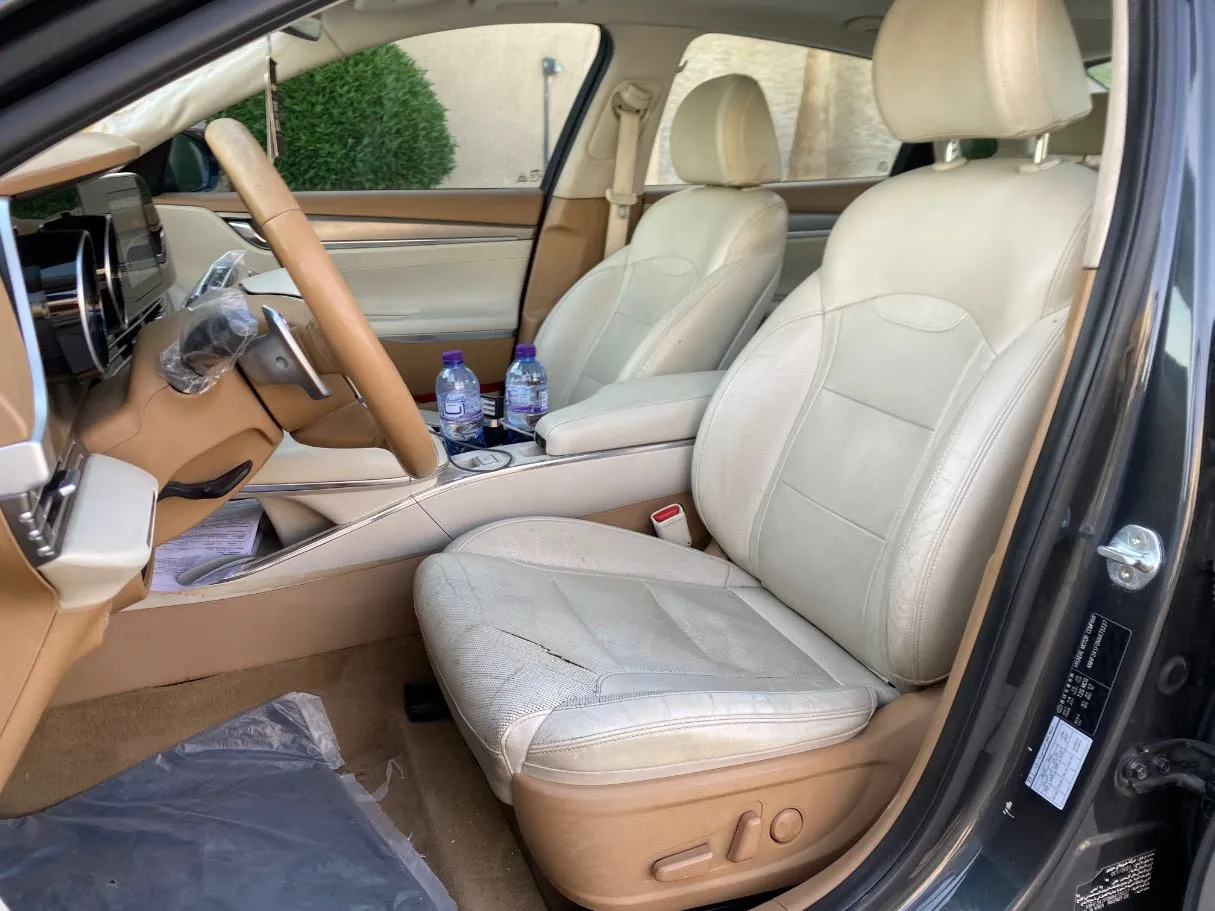 Car image 10