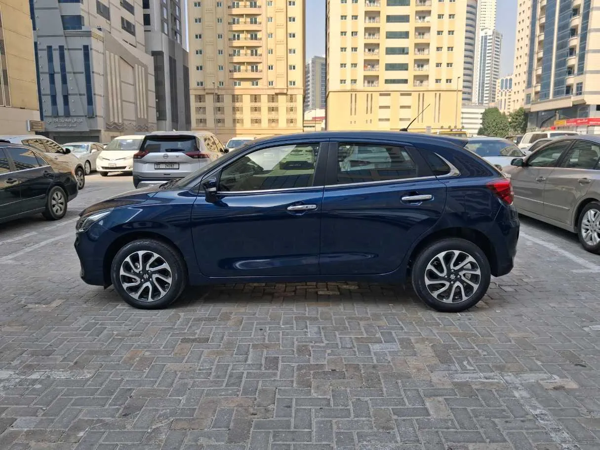 Car image 8