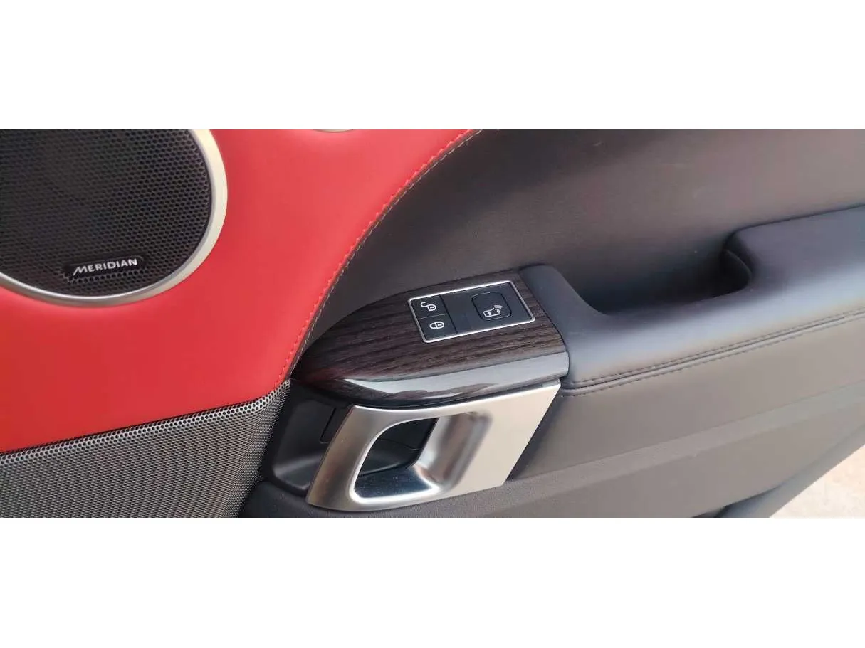 Car image 34