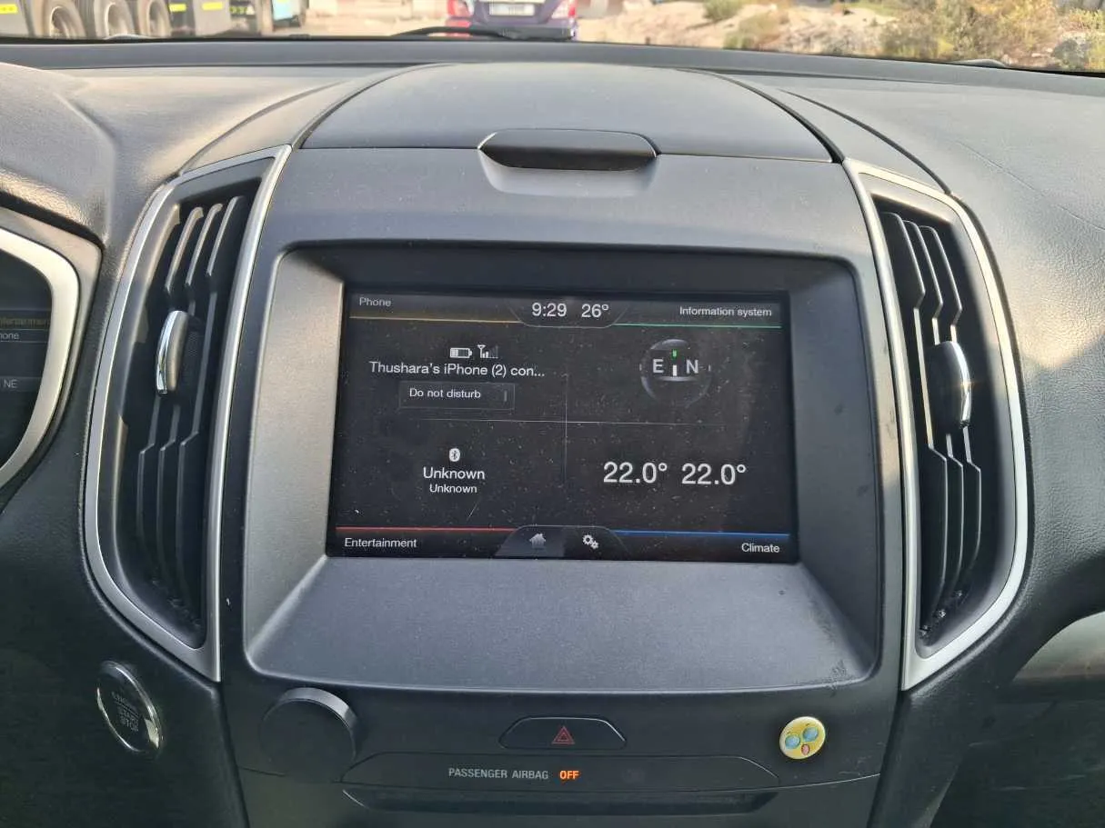 Car image 24