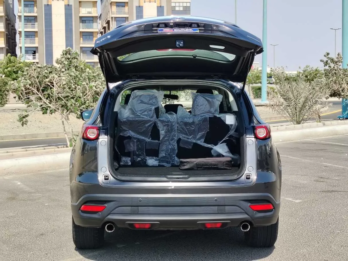 Car image 27