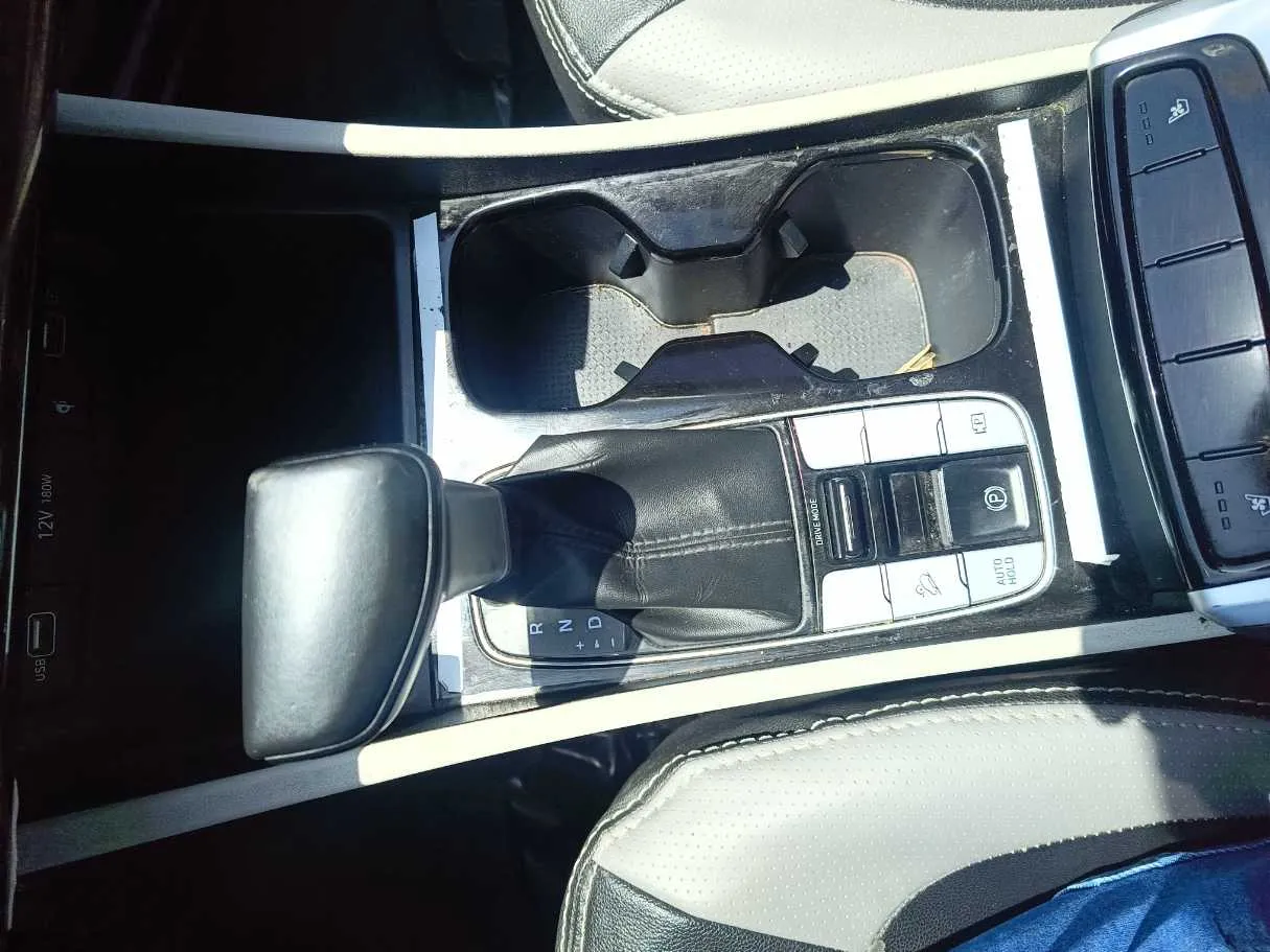 Car image 20