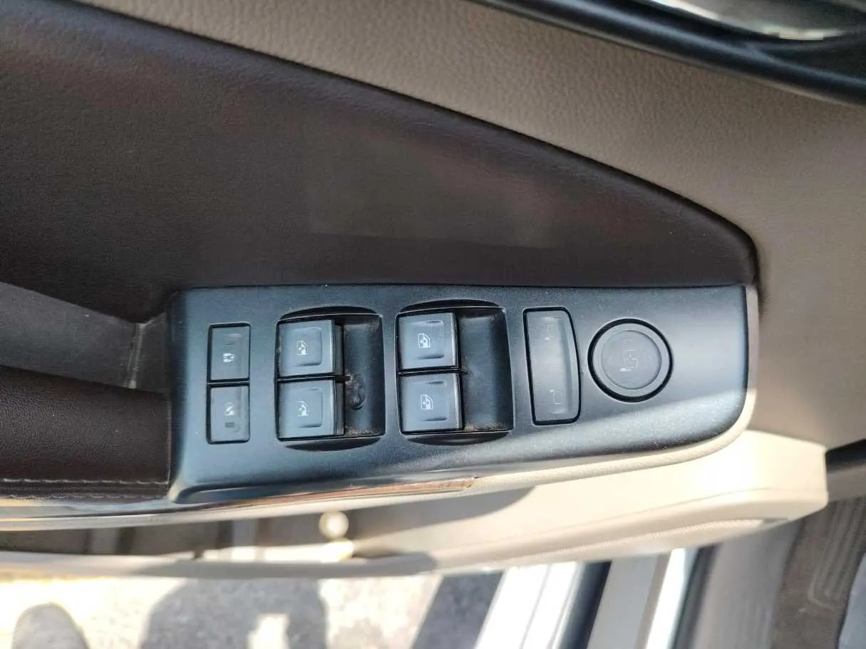 Car image 33