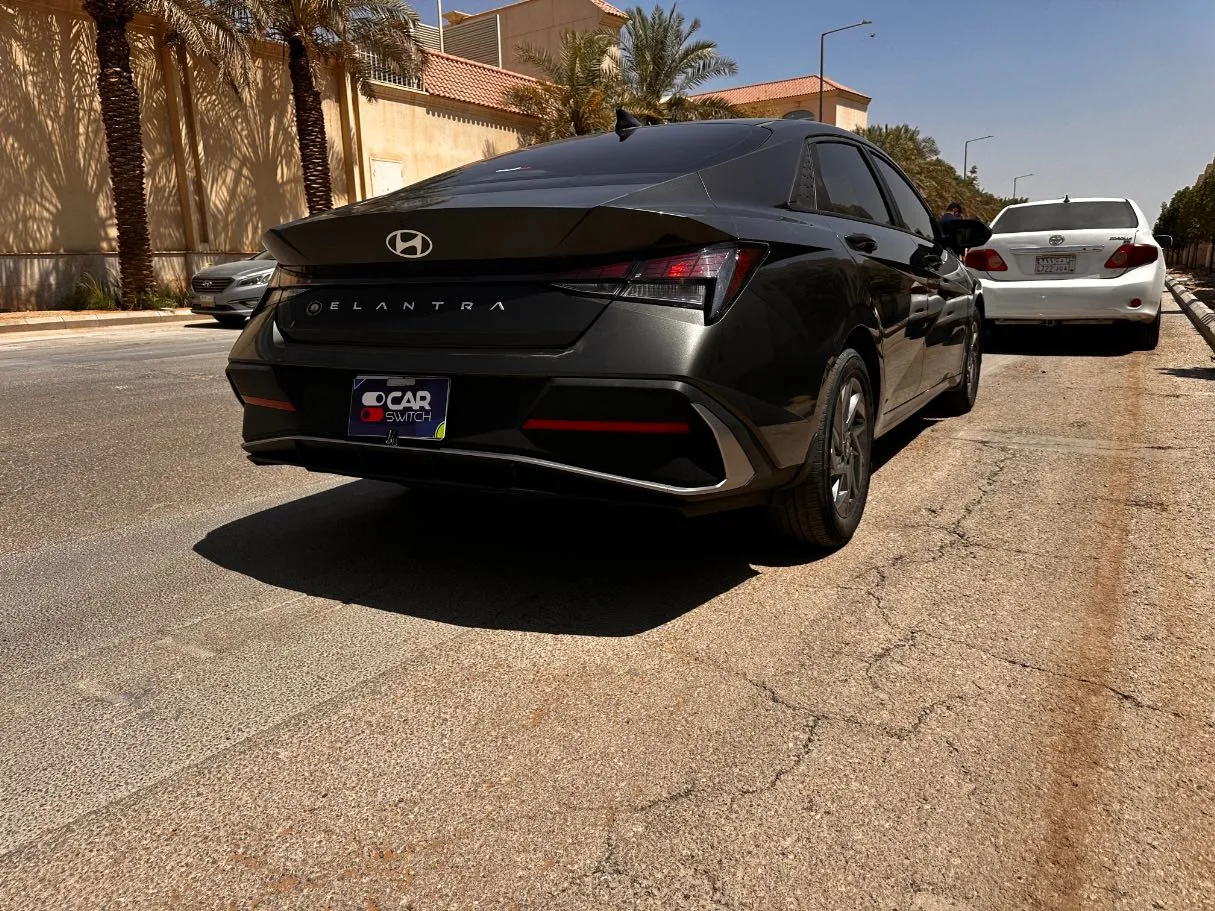 Car image 5