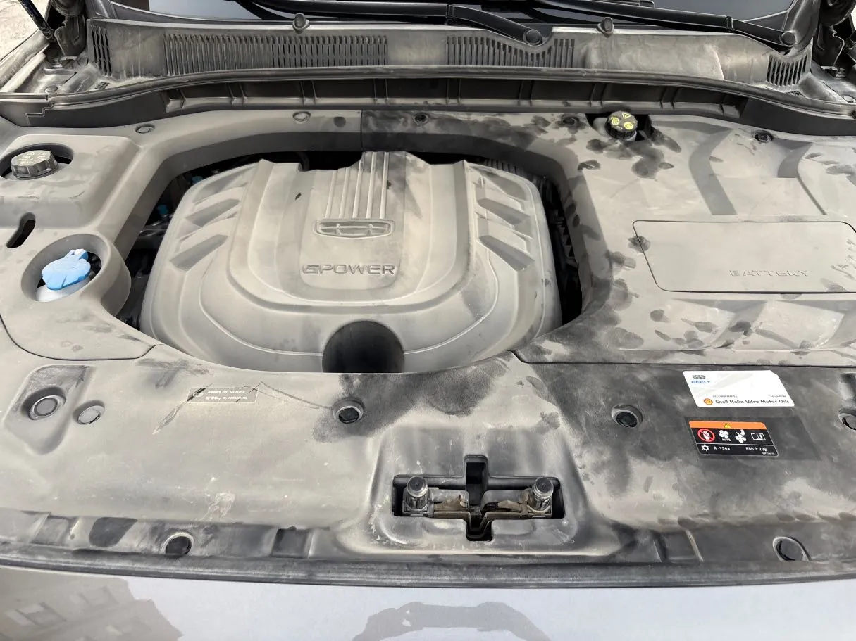 Car image 30