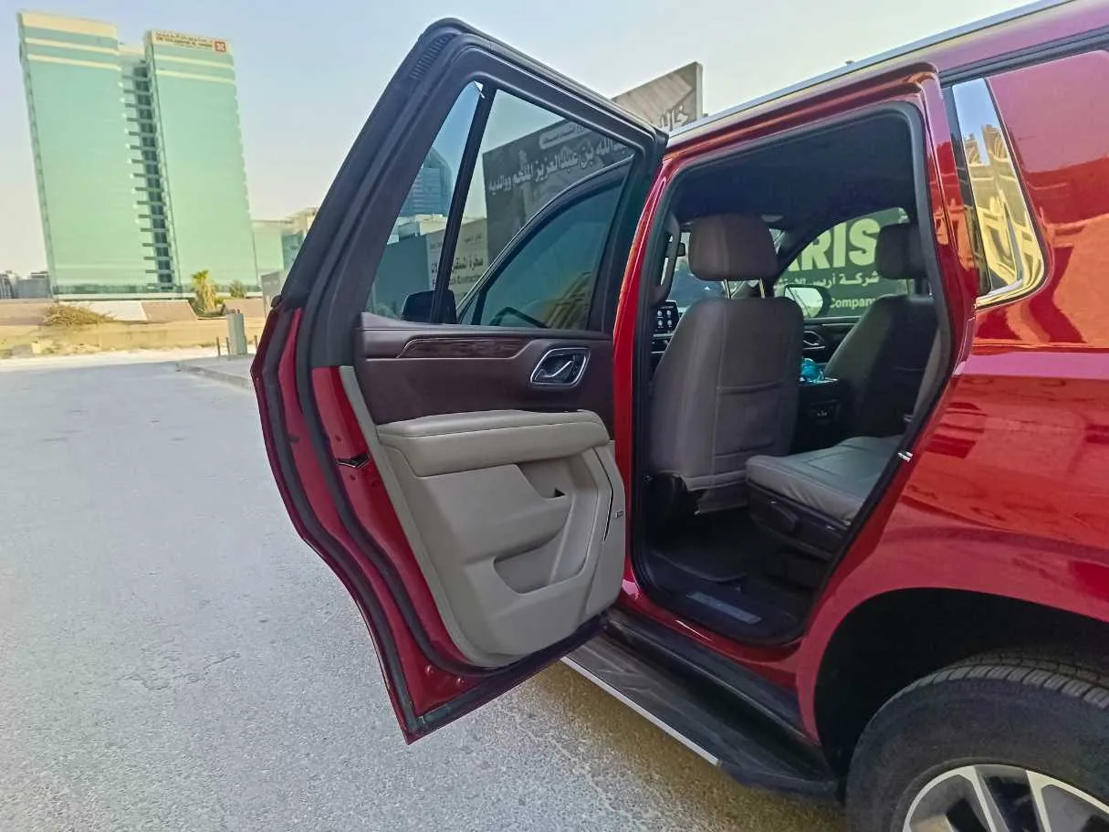 Car image 16