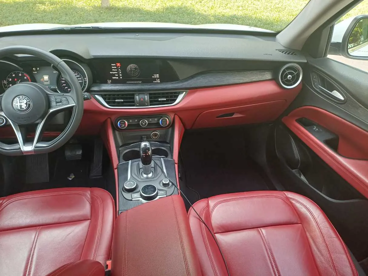 Car image 15