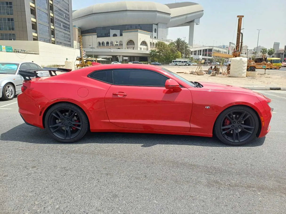 Car image 4