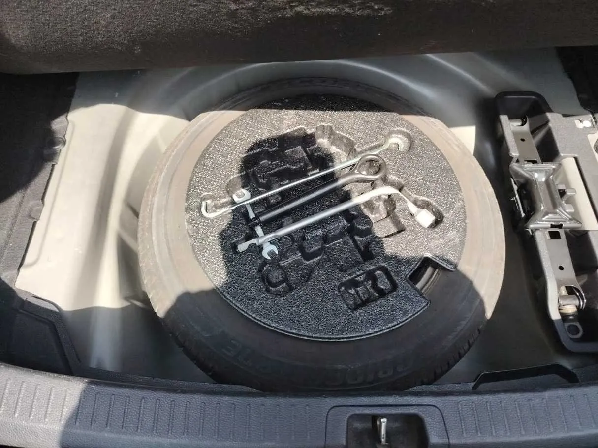Car image 39