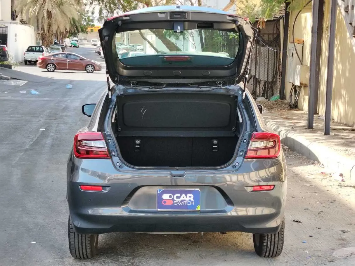 Car image 22