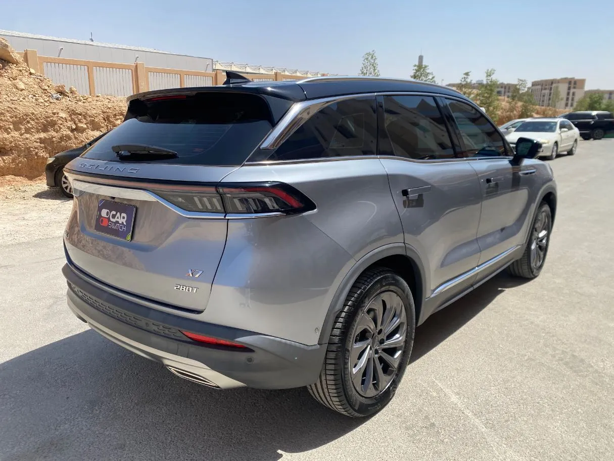 Car image 5