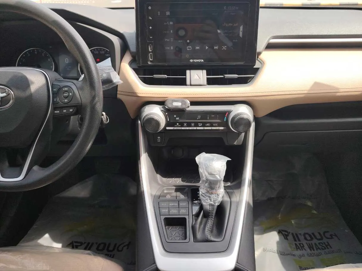Car image 18