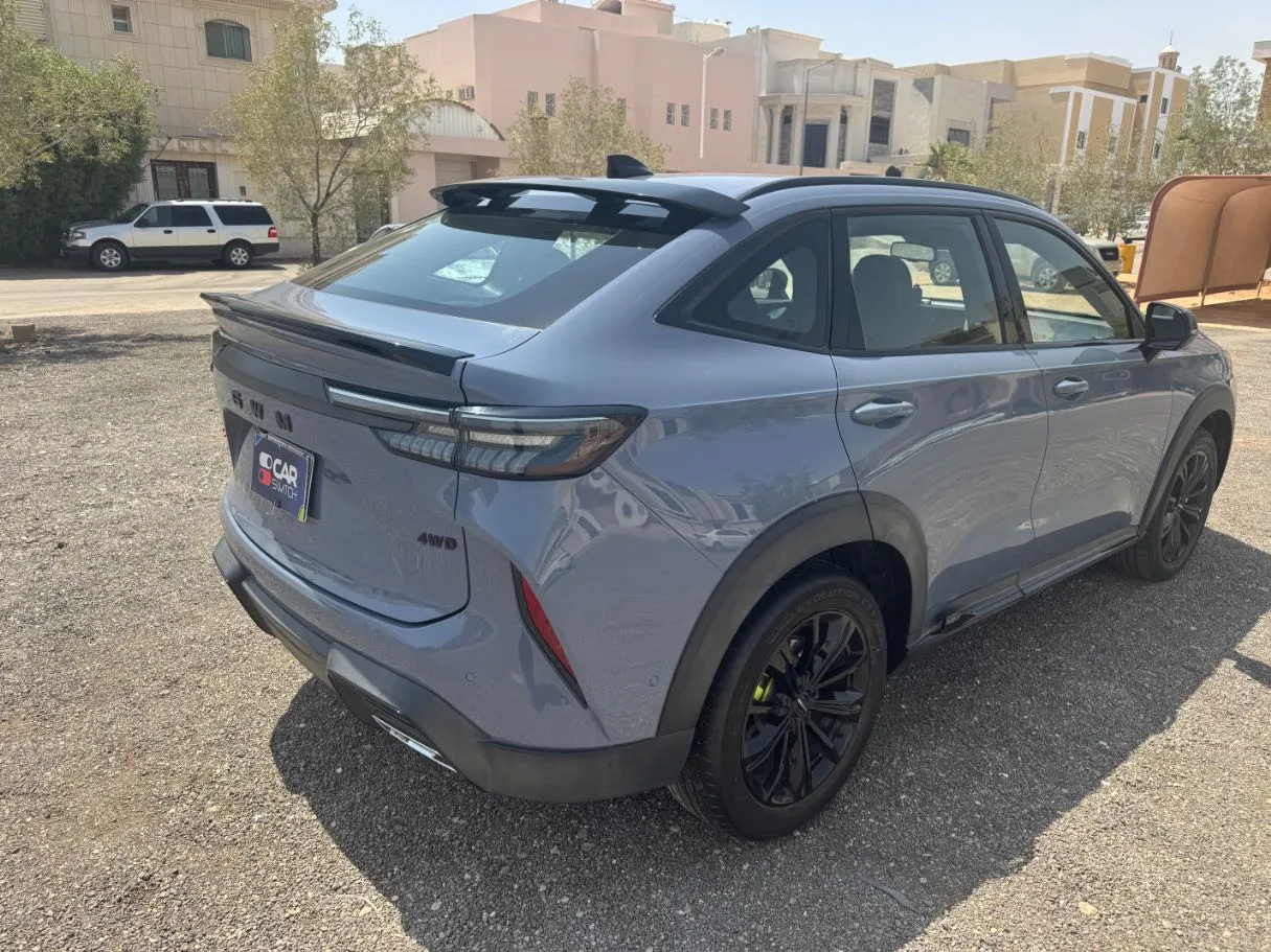 Car image 5