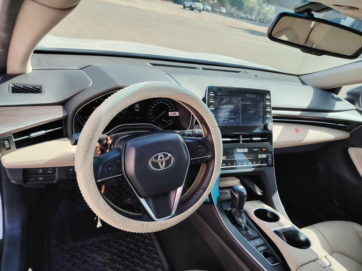 Car image 13