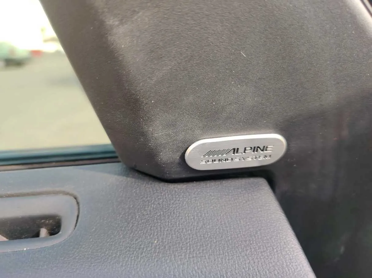 Car image 33