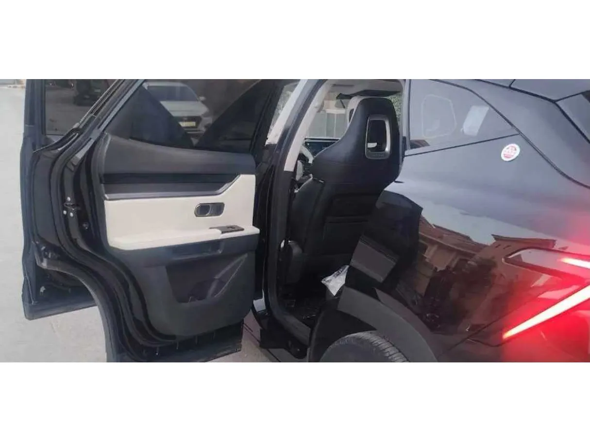 Car image 38