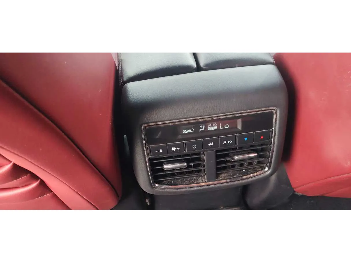 Car image 31