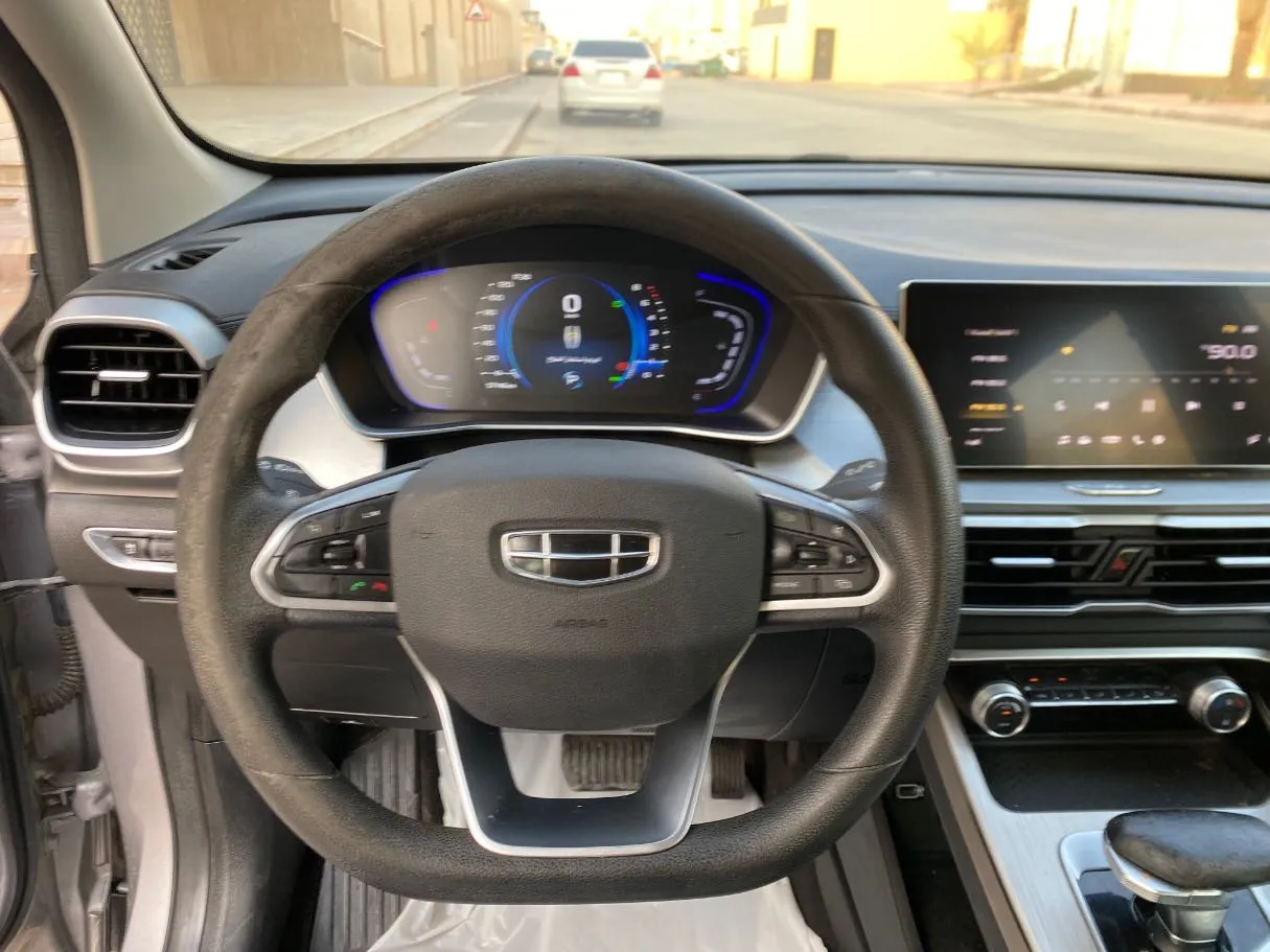 Car image 17