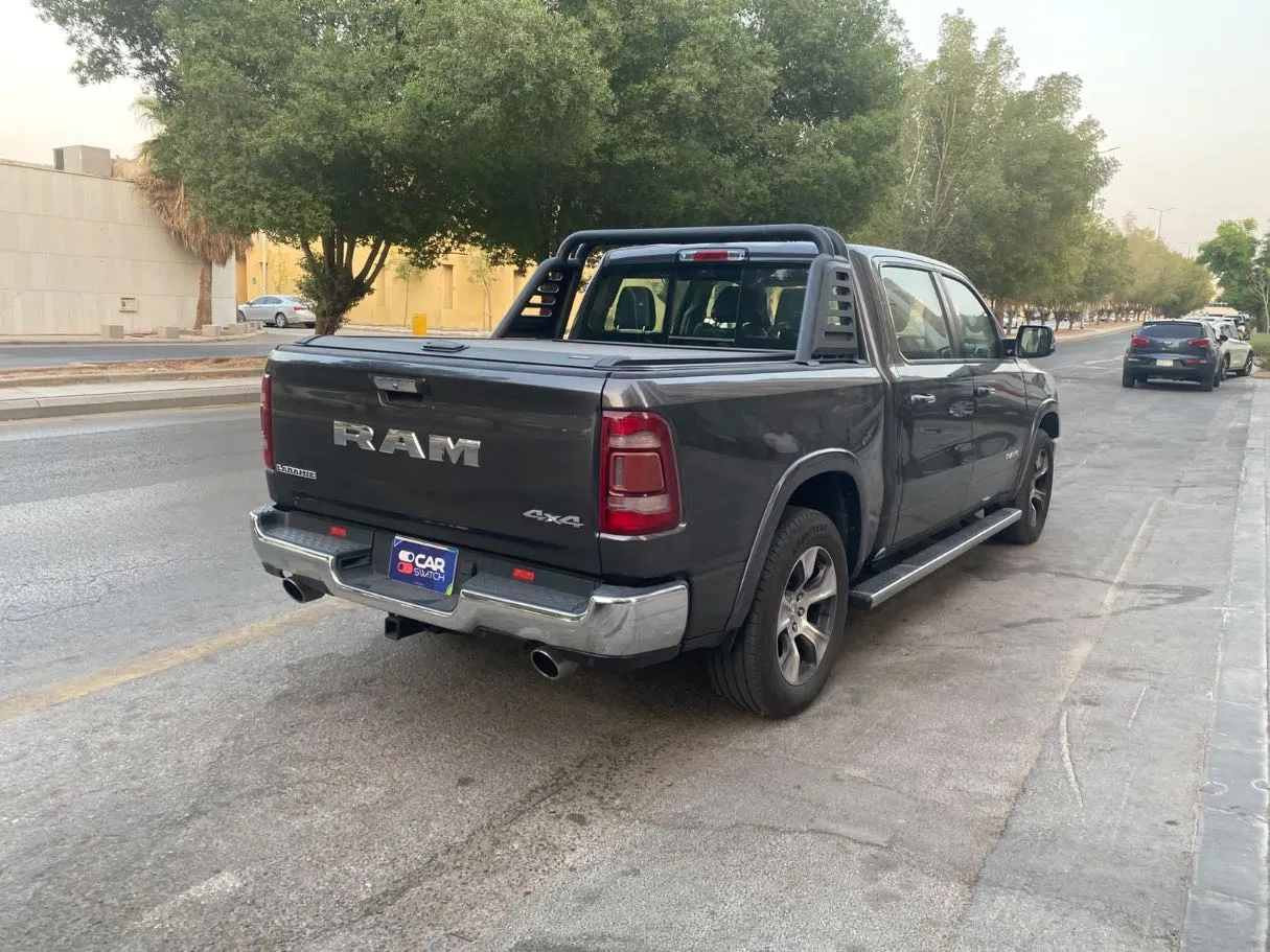 Car image 5