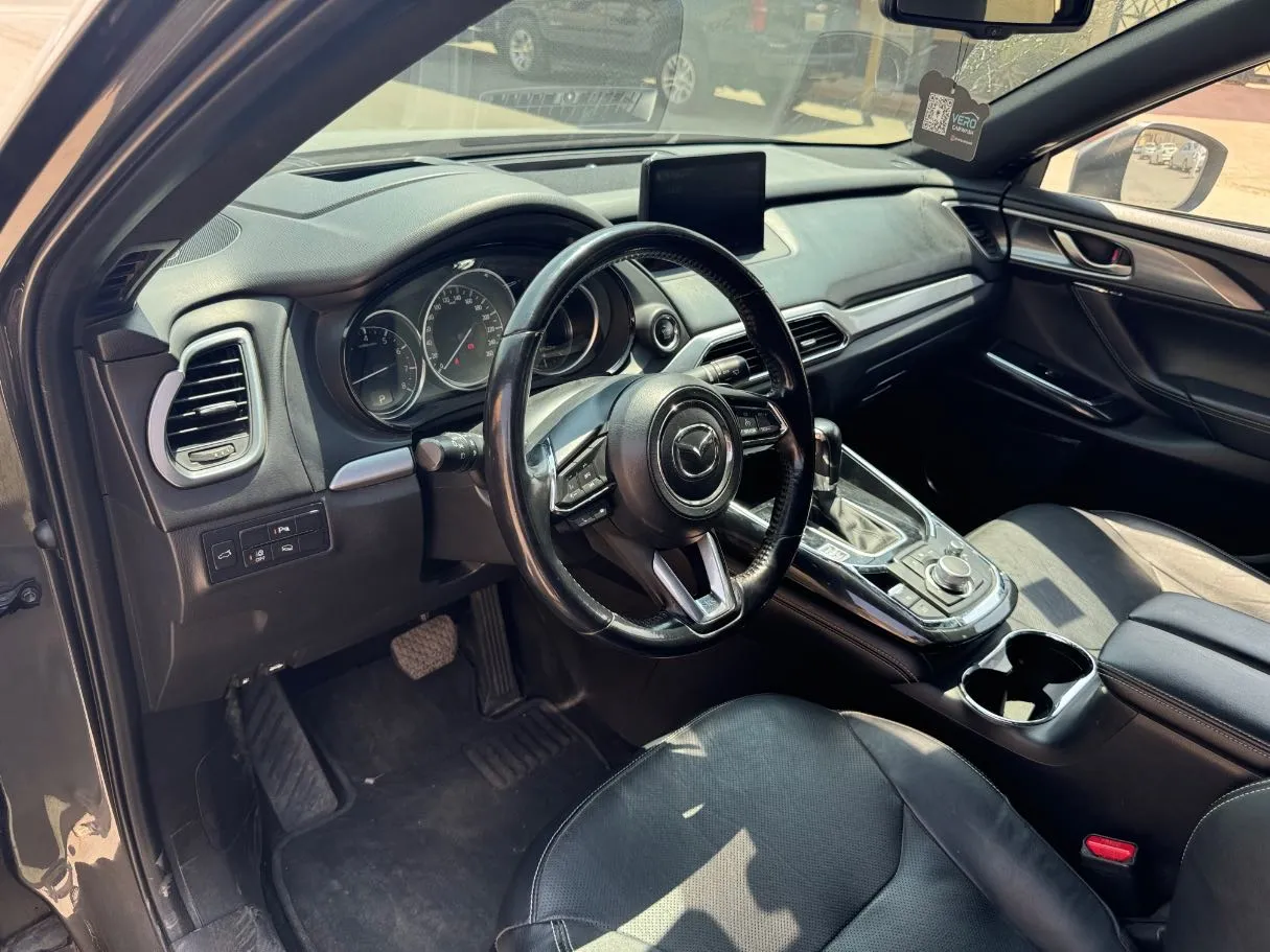 Car image 13