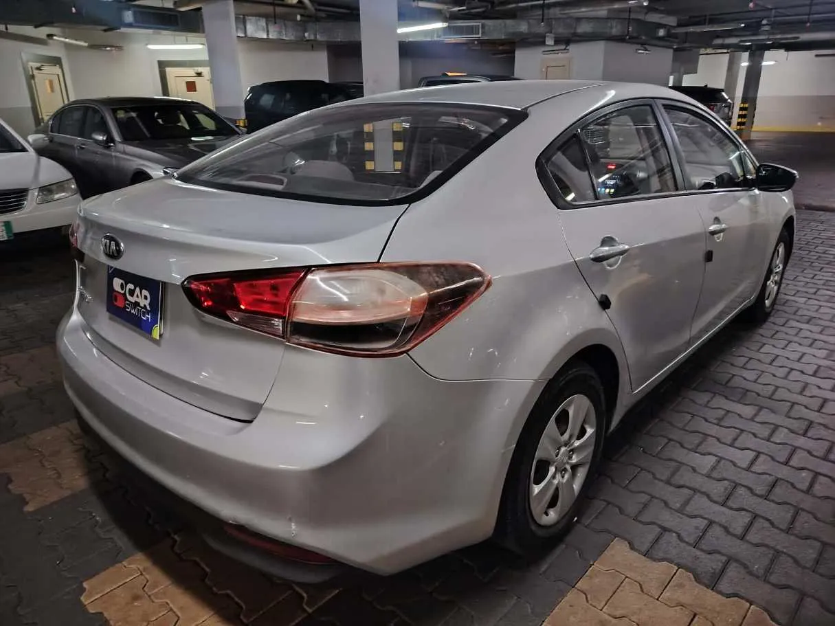 Car image 5