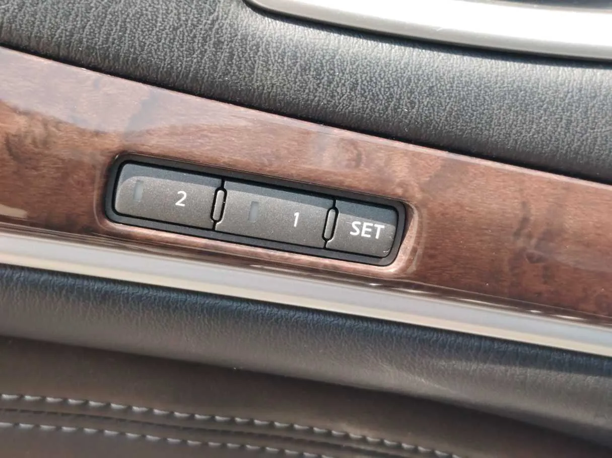 Car image 36
