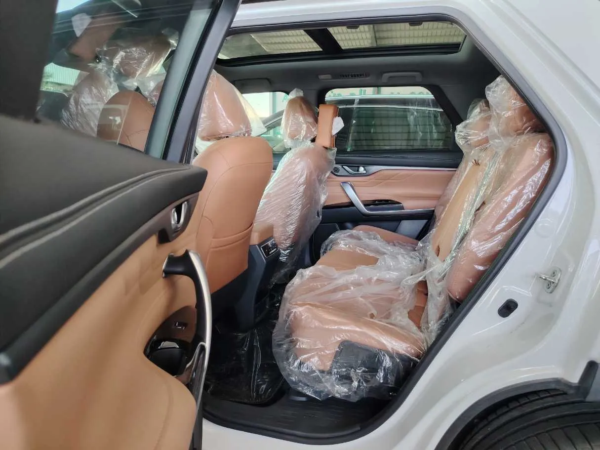 Car image 22