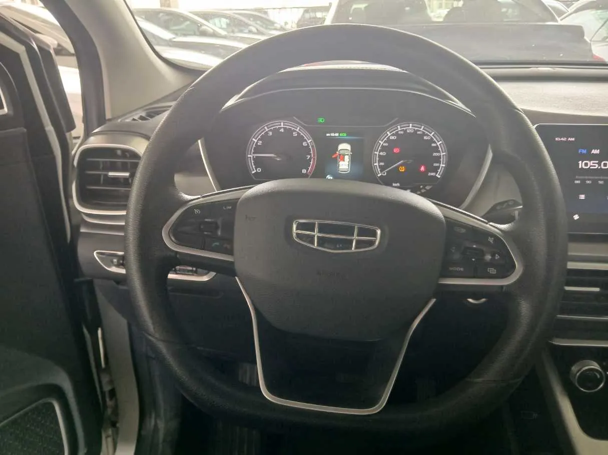 Car image 8