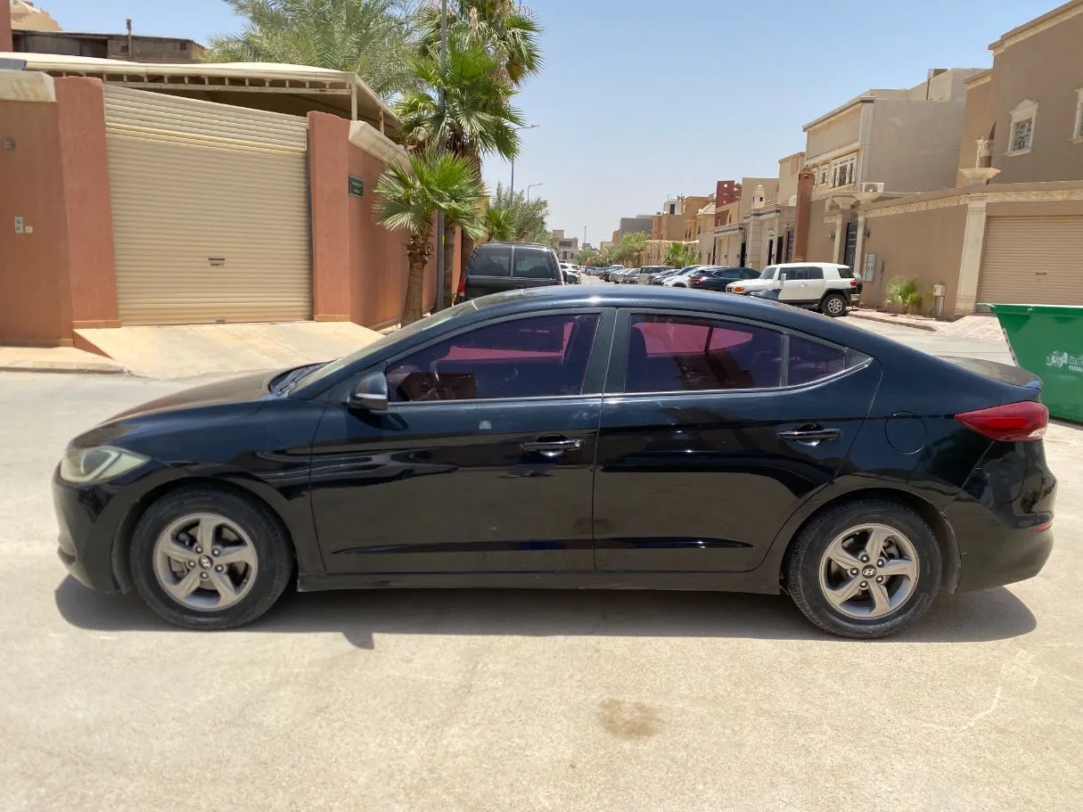 Car image 8