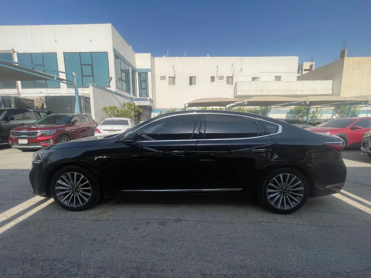 Car image 7