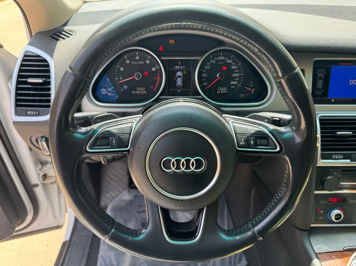 Car image 18