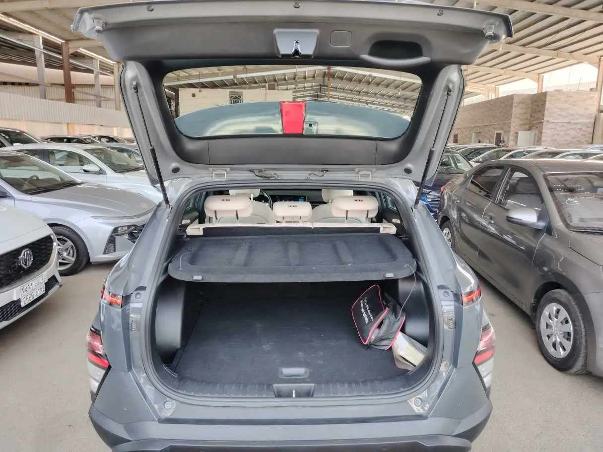 Car image 28