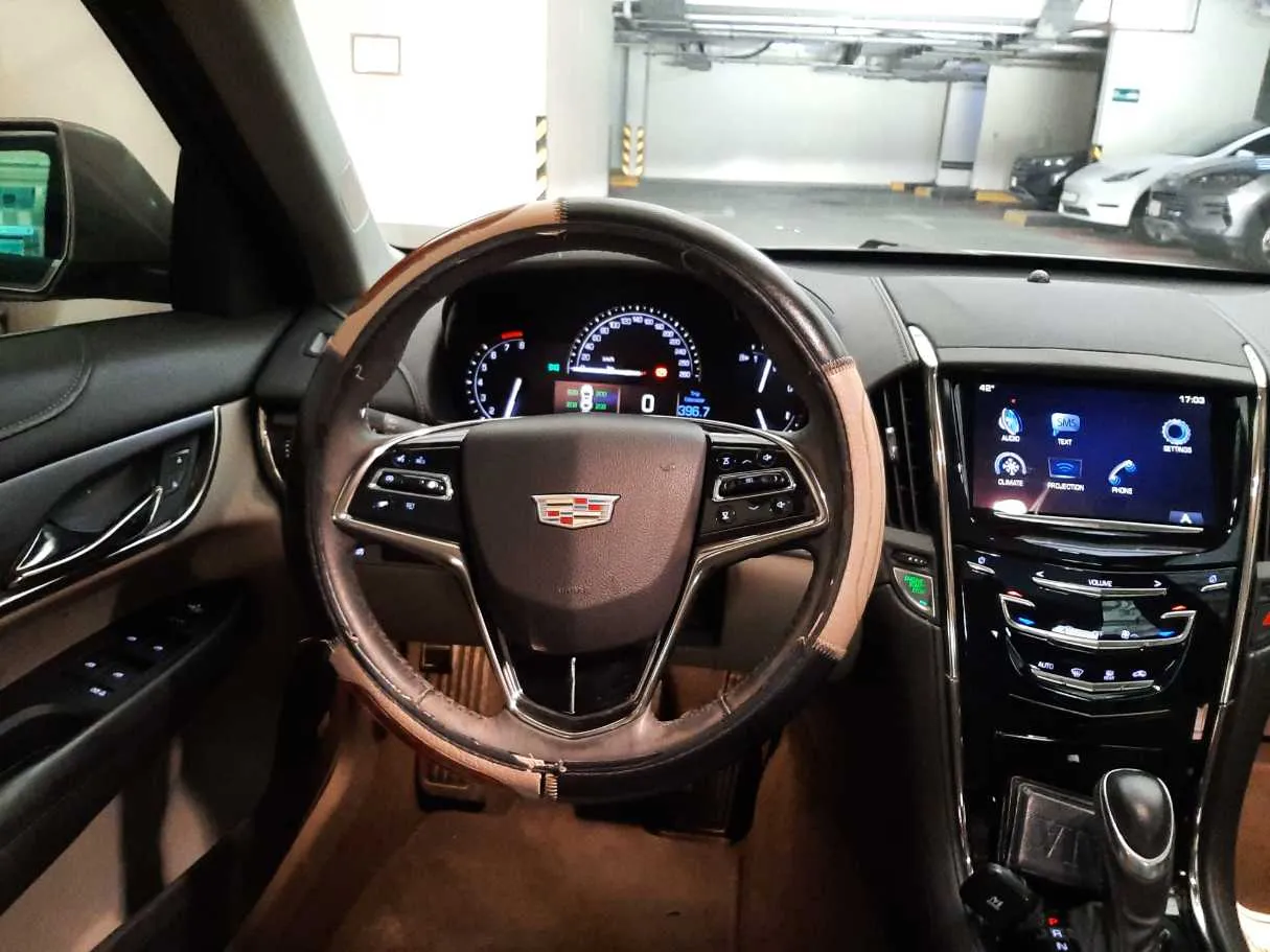 Car image 17