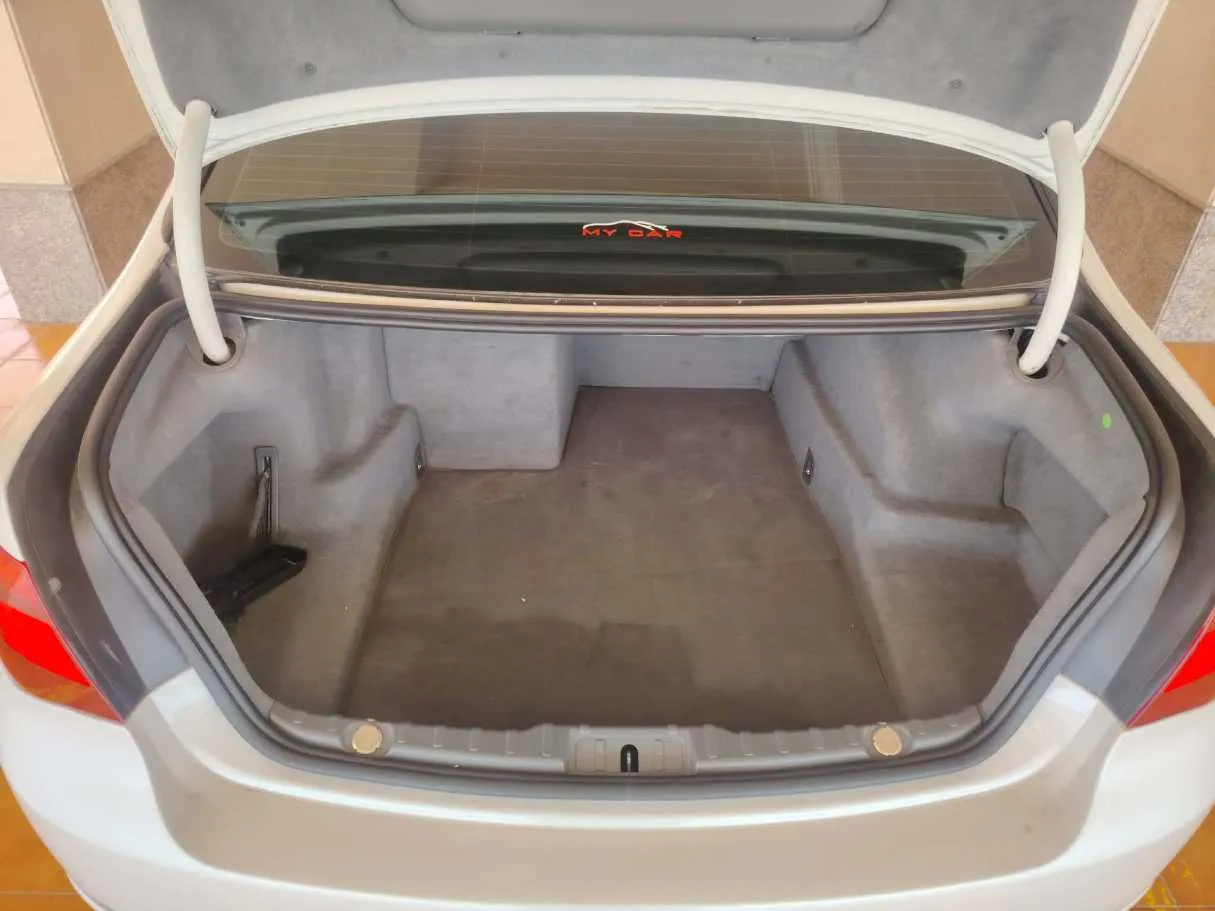 Car image 31