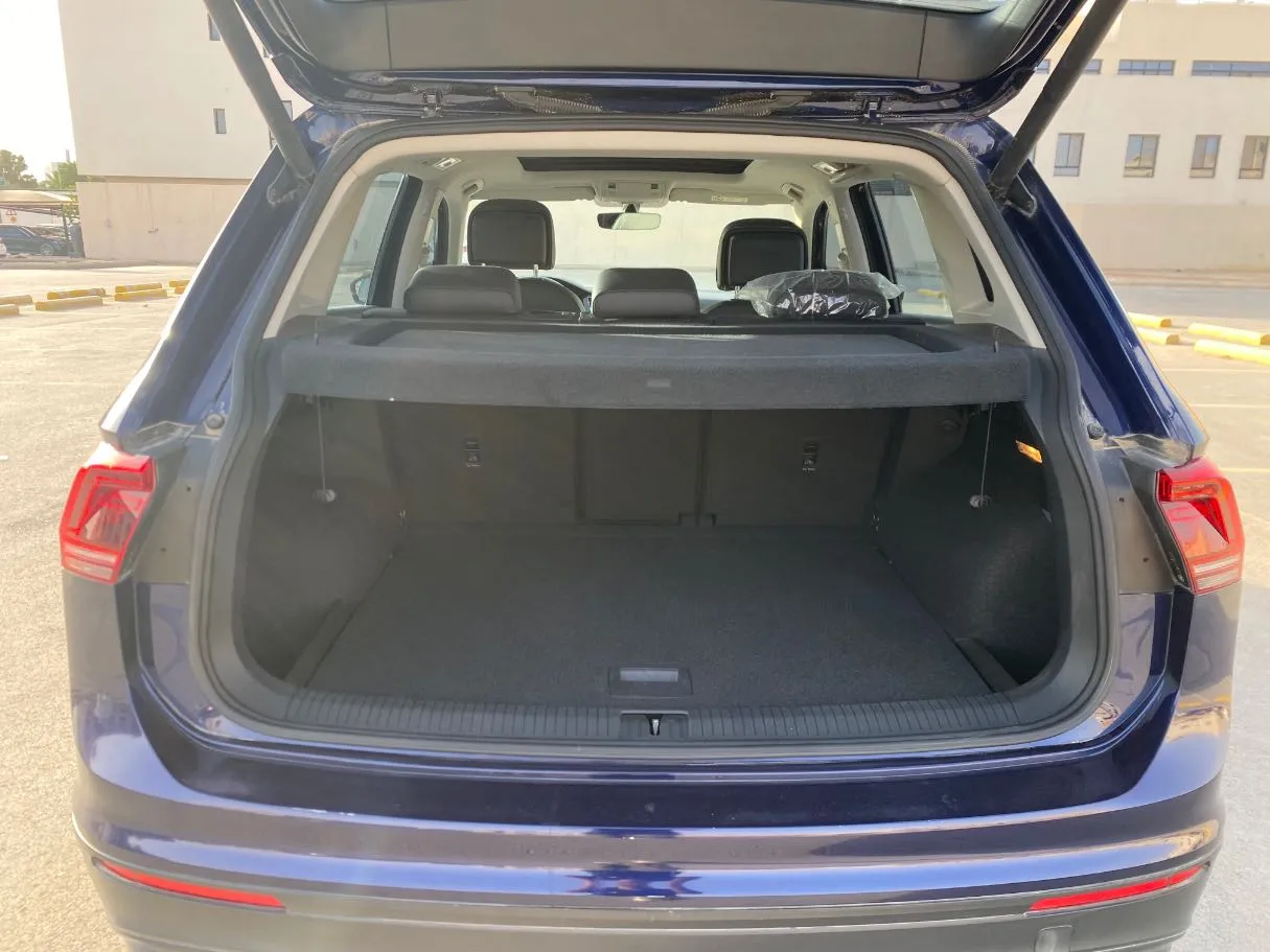 Car image 22