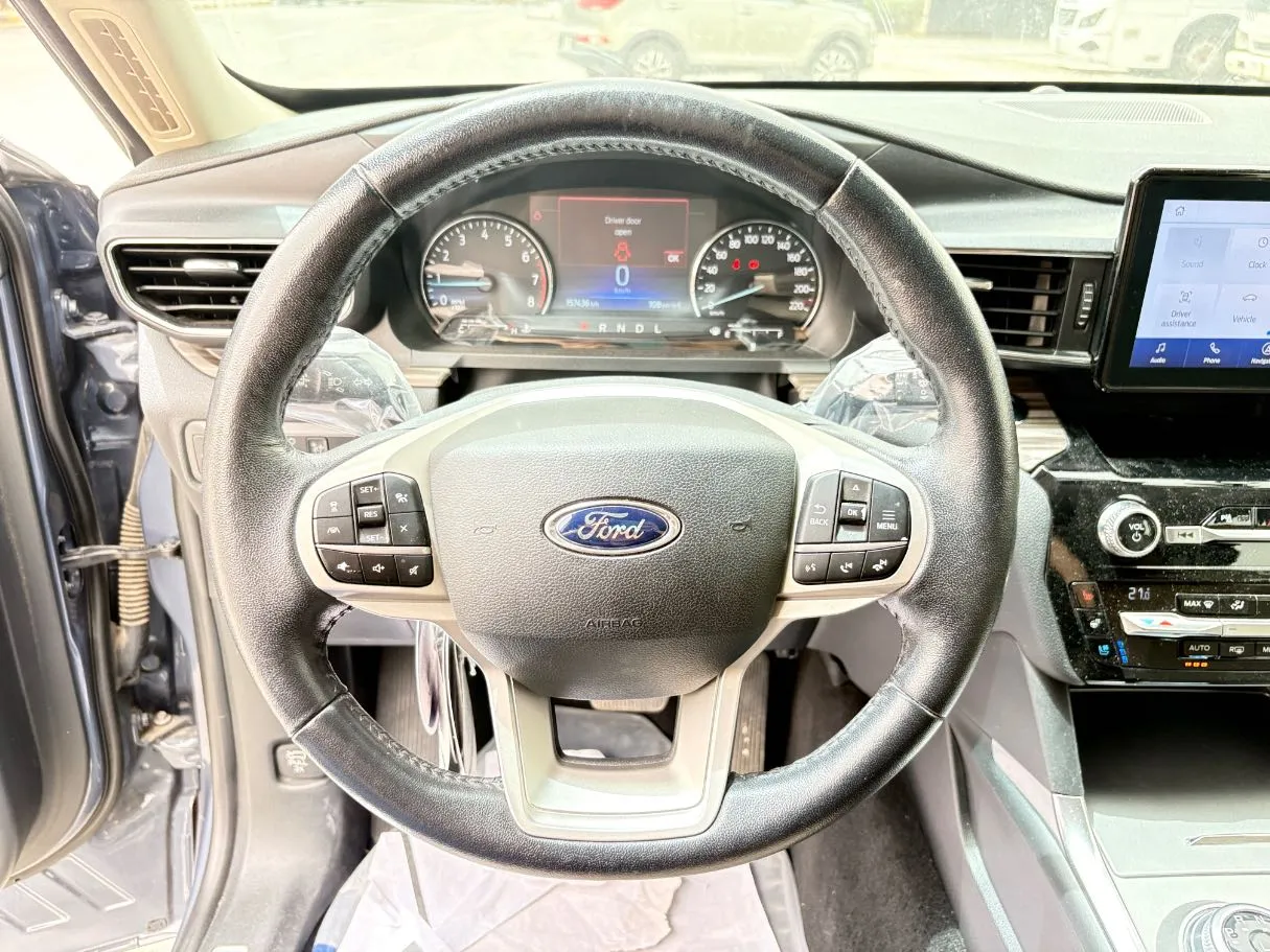 Car image 20