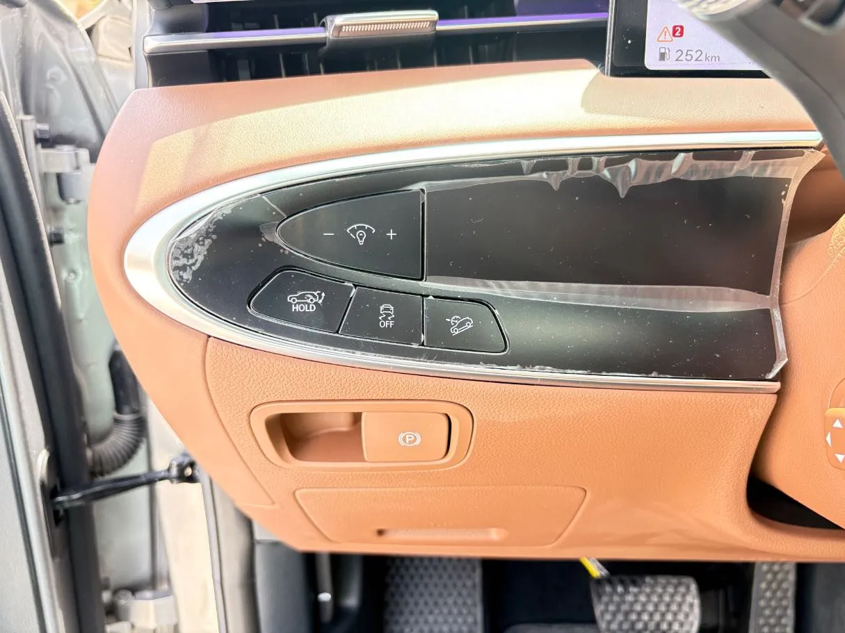 Car image 27
