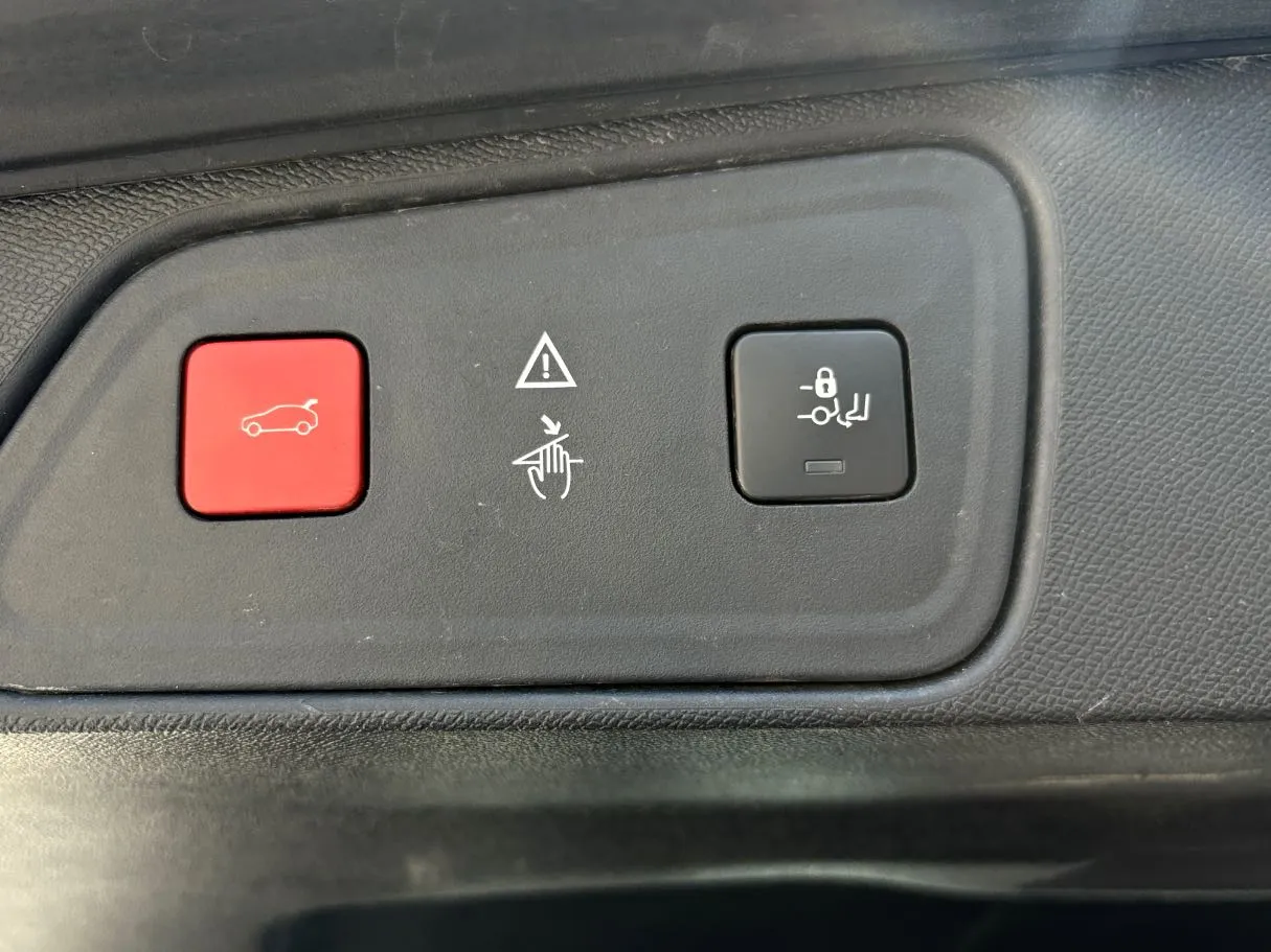 Car image 29
