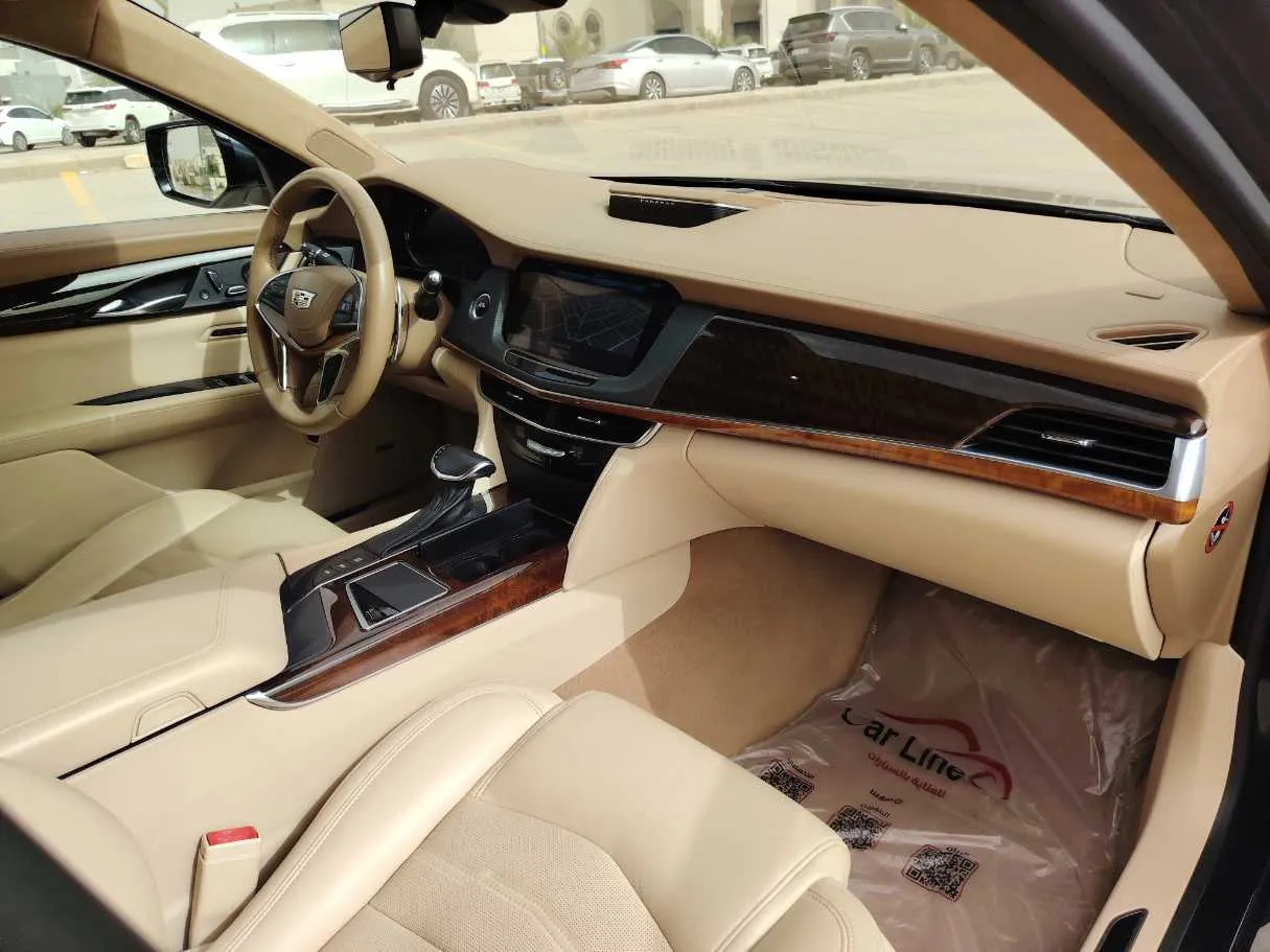Car image 14