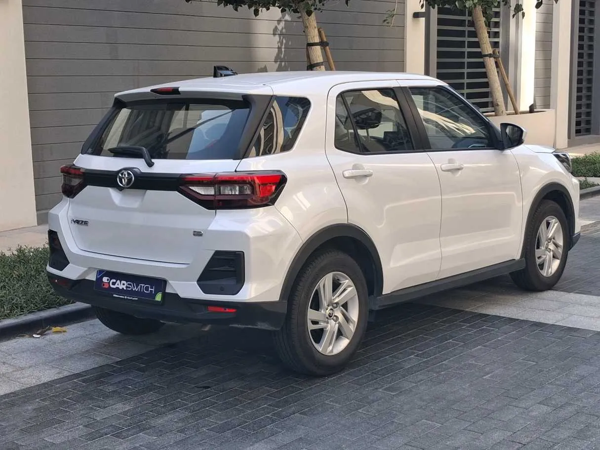 Car image 7