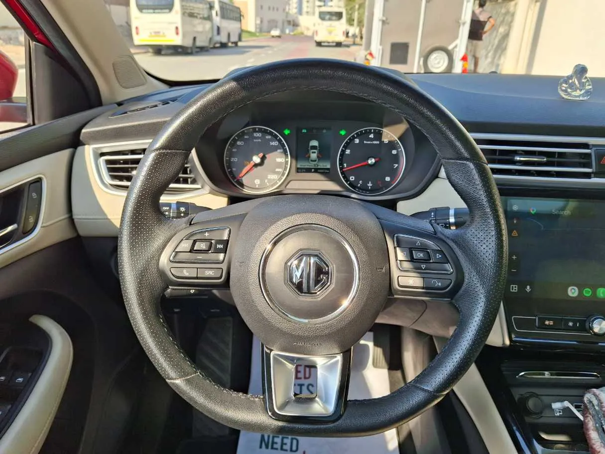 Car image 16