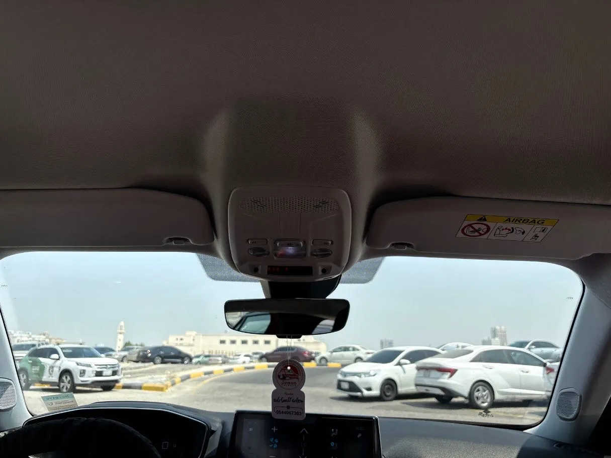 Car image 25