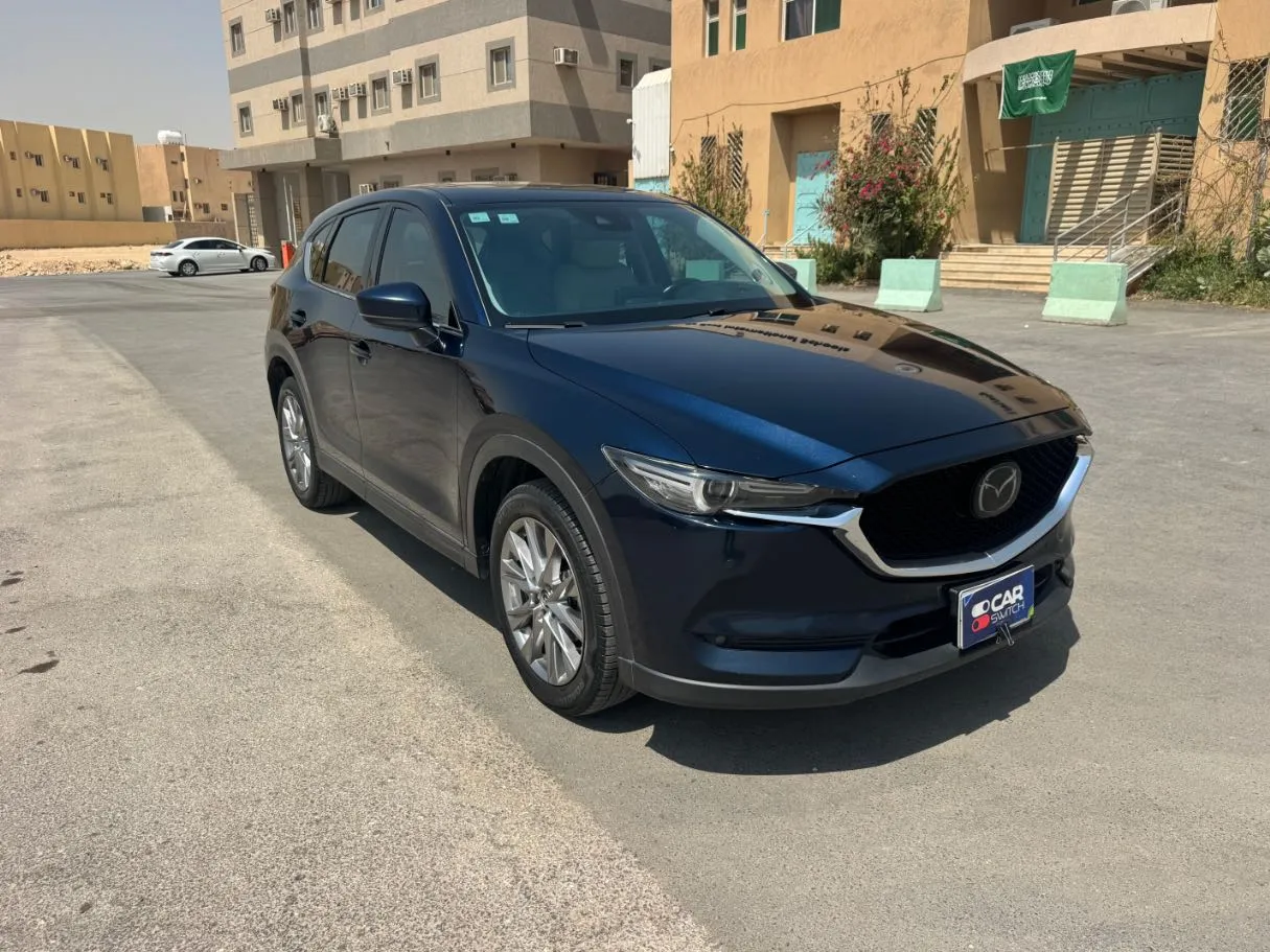 Car image 3