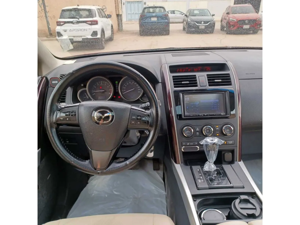 Car image 16