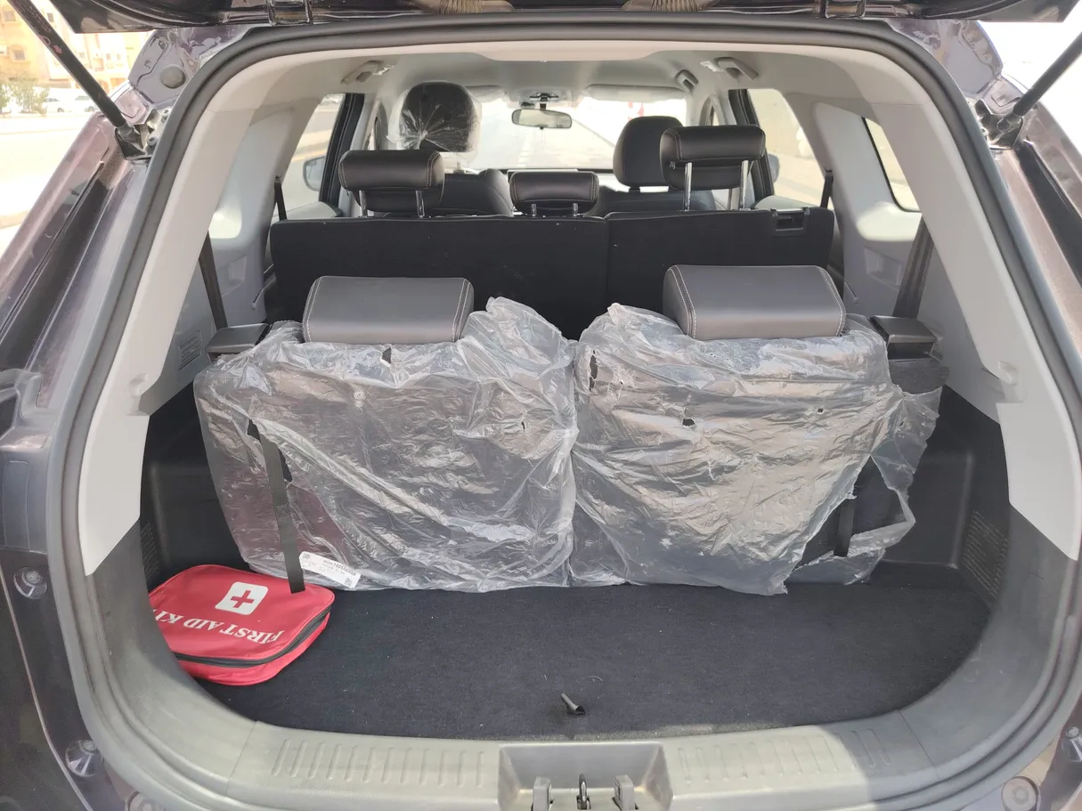 Car image 24