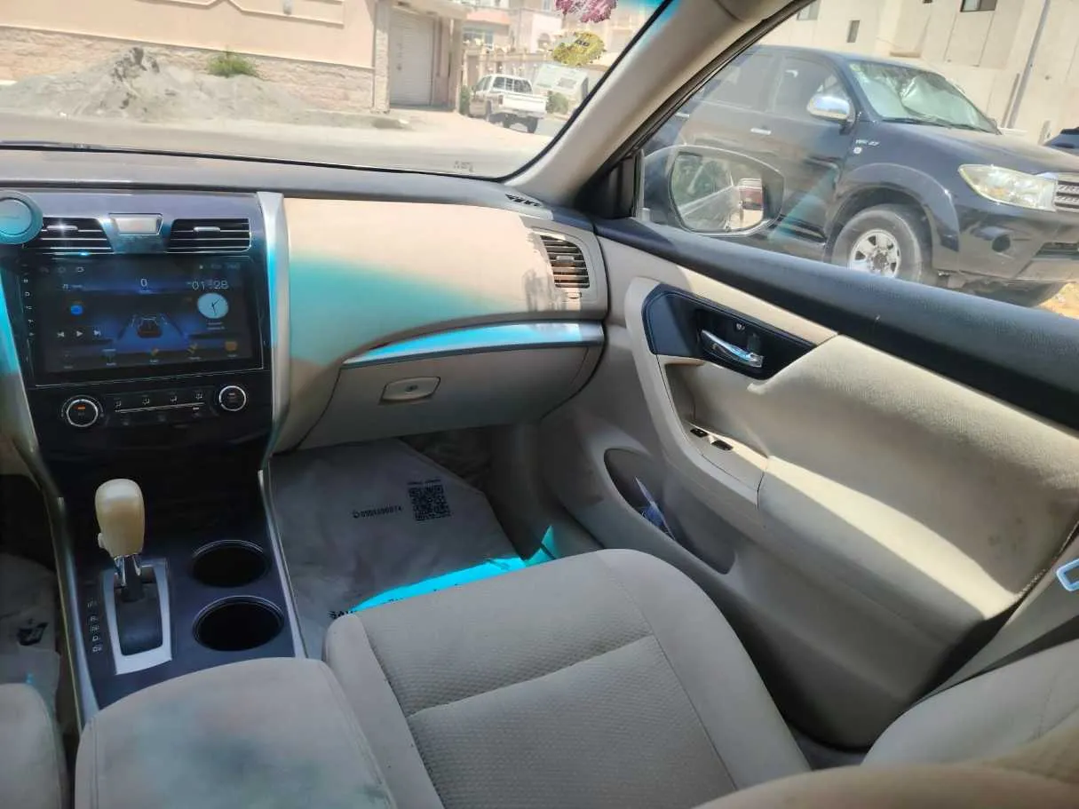 Car image 28