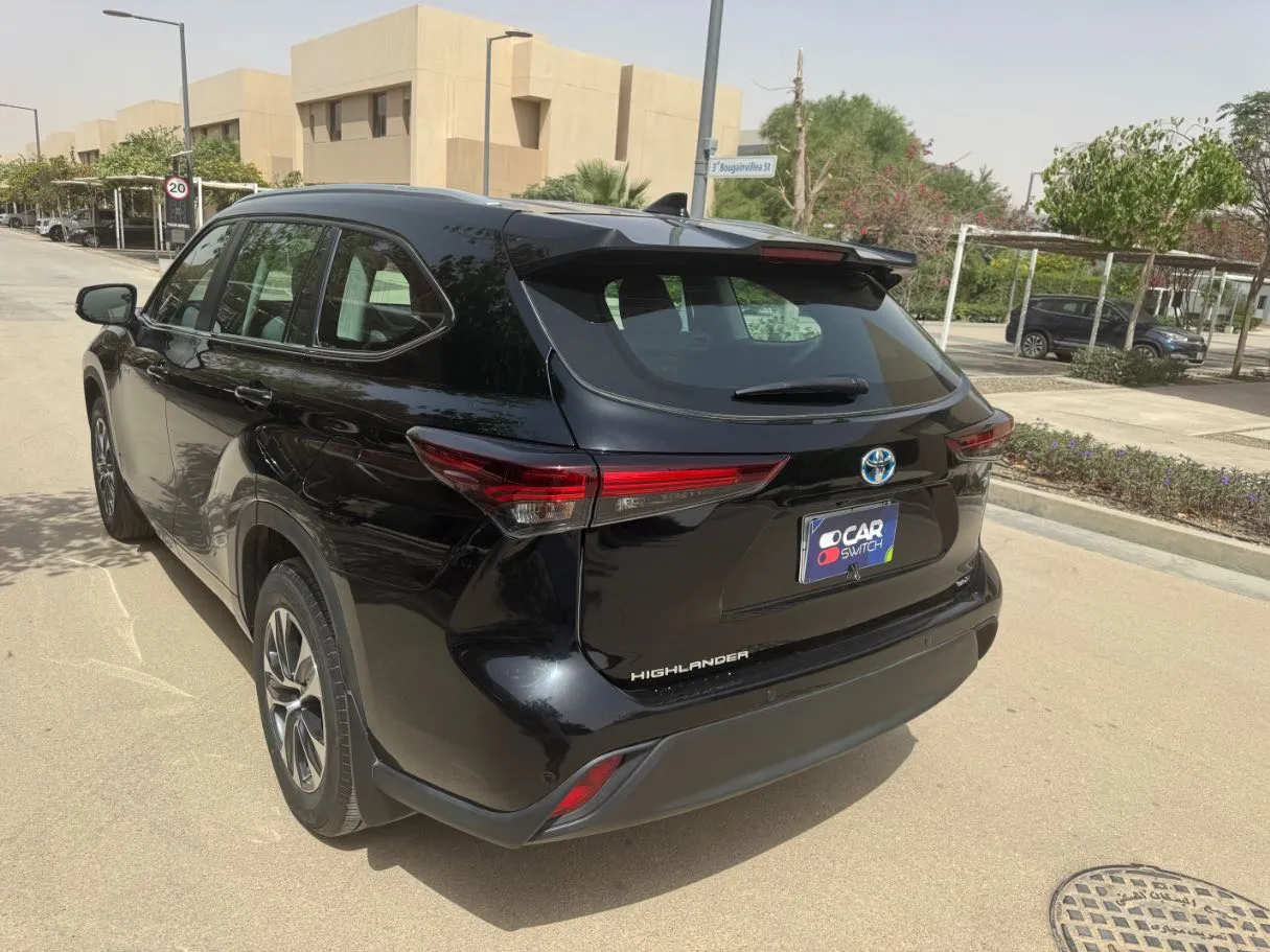 Car image 7