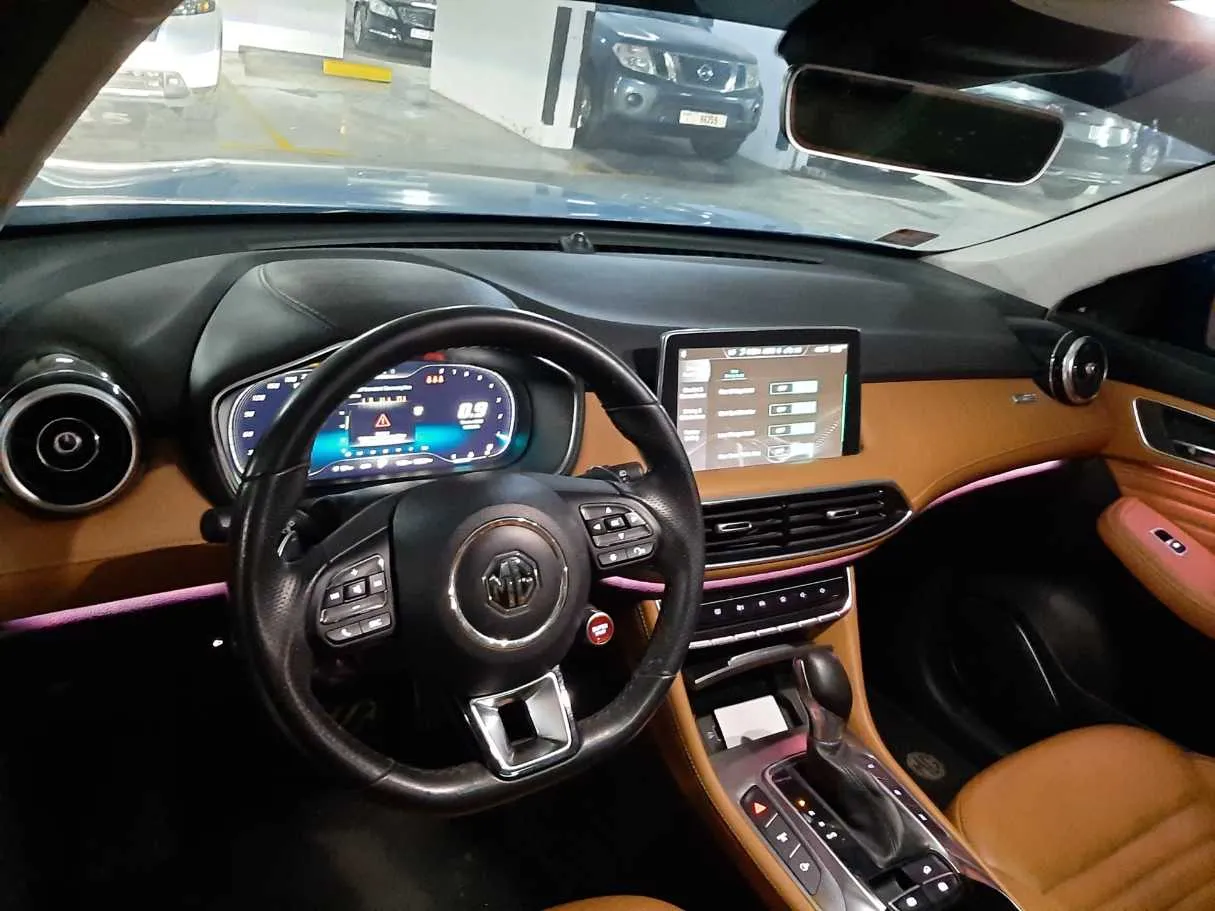 Car image 11