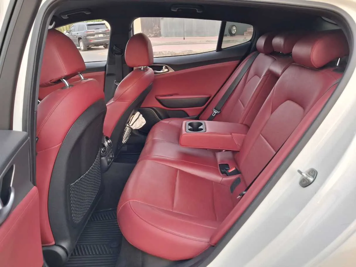 Car image 13