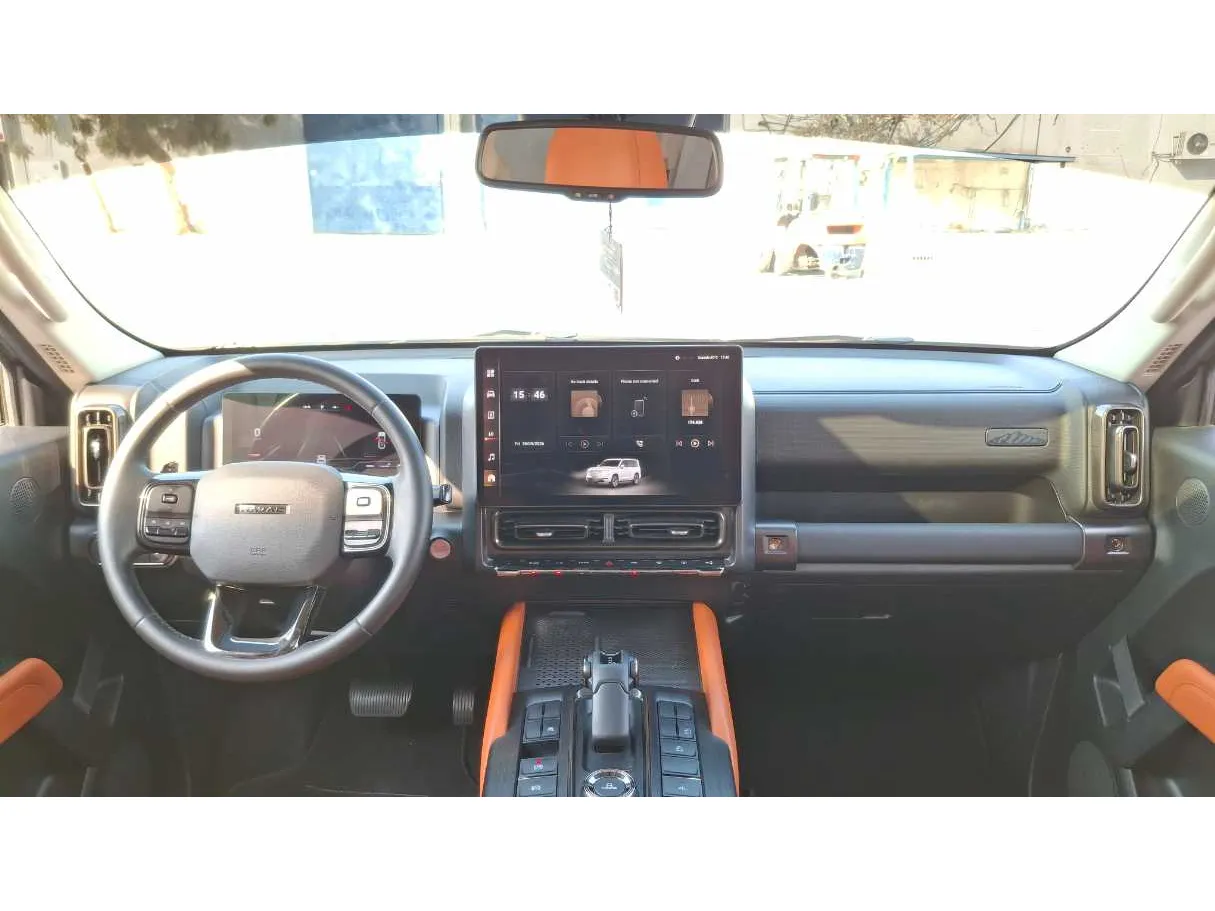 Car image 18